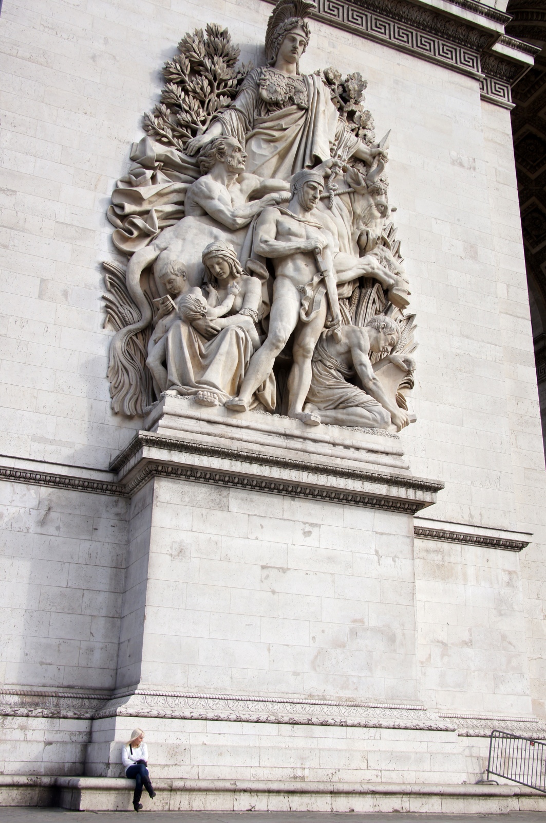 Arc de Triomphe with Lisa at the Base